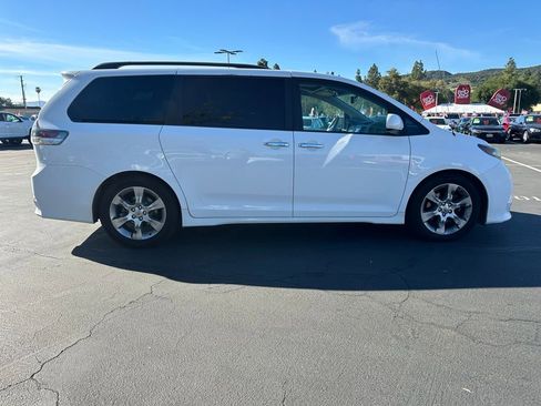 Used 2013 Toyota Sienna SE image 5
