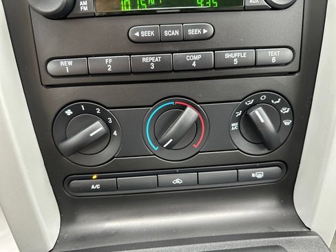 Used 2006 Ford Mustang GT image 33