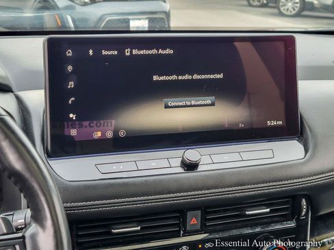 Used 2025 Nissan Rogue SL w/ Tech Package FWD image 22