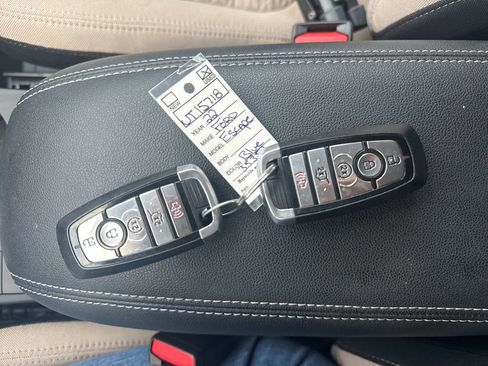 Used 2022 Ford Escape SE w/ Convenience Package image 39