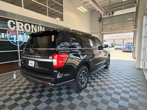 Used 2024 Ford Expedition XLT AWD/4WD image 6