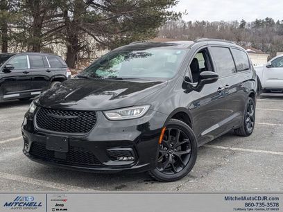 Certified 2022 Chrysler Pacifica Touring-L w/ S Appearance Package