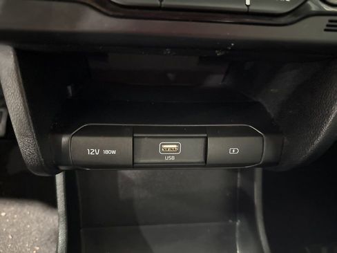 Used 2019 Kia Niro EX image 20