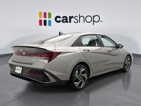 Used 2025 Hyundai Elantra Sport w/ Cargo Package FWD image 5