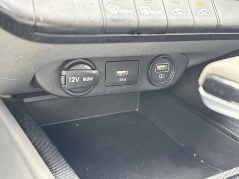 Used 2022 Hyundai Elantra SEL FWD image 25