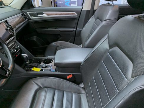 Used 2019 Volkswagen Atlas SEL Premium image 8