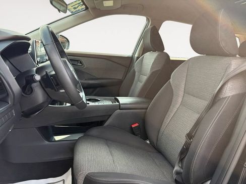 Used 2021 Nissan Rogue S FWD image 9