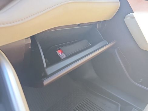 Used 2022 Toyota Highlander XLE image 32