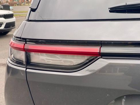 New 2025 Jeep Grand Cherokee Altitude image 15