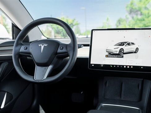 Used 2022 Tesla Model 3 Long Range AWD/4WD image 16