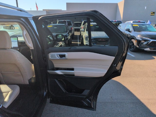 Certified 2023 Ford Explorer Limited w/ Limited Technology Package AWD/4WD image 16