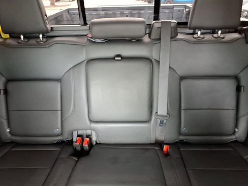 Used 2023 GMC Sierra 1500 SLT AWD/4WD image 17
