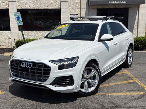 Used 2023 Audi Q8 Premium w/ Convenience Package AWD/4WD image 4