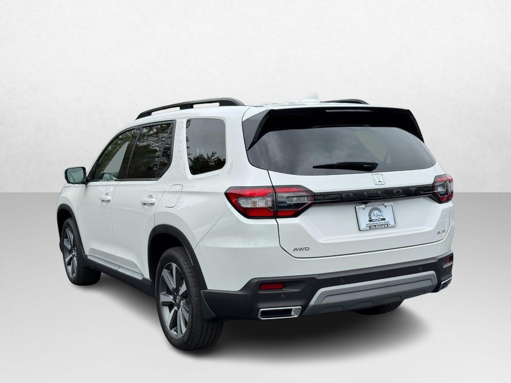 Used 2025 Honda Pilot Elite image 4