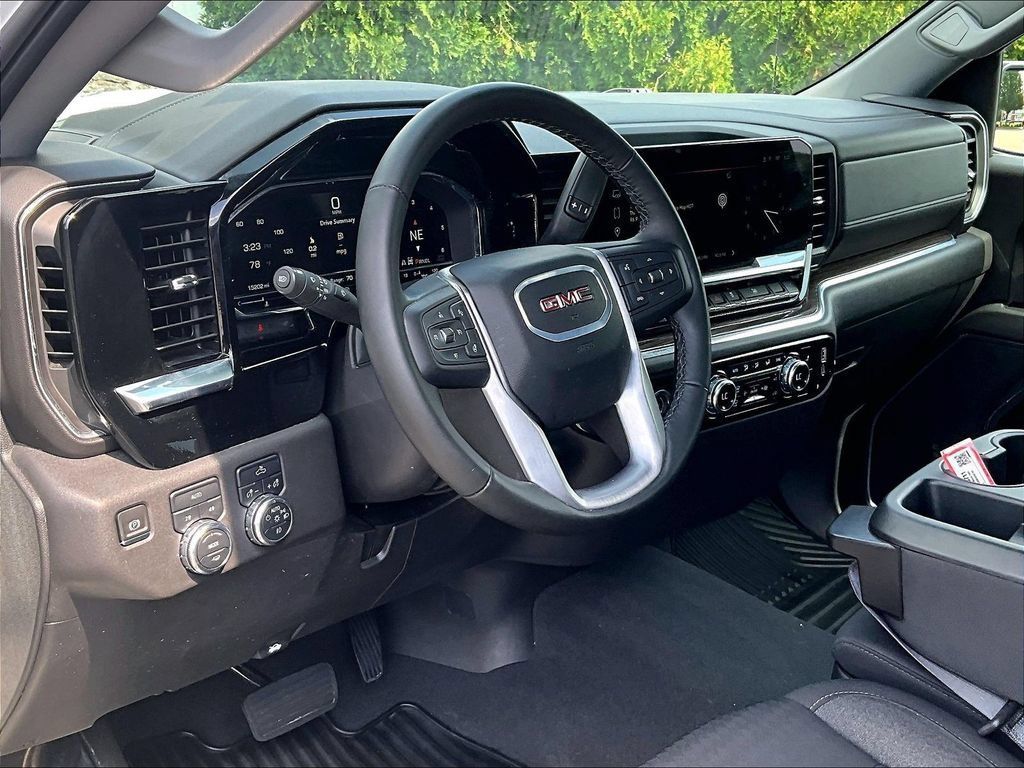 Used 2024 GMC Sierra 1500 Elevation AWD/4WD image 8
