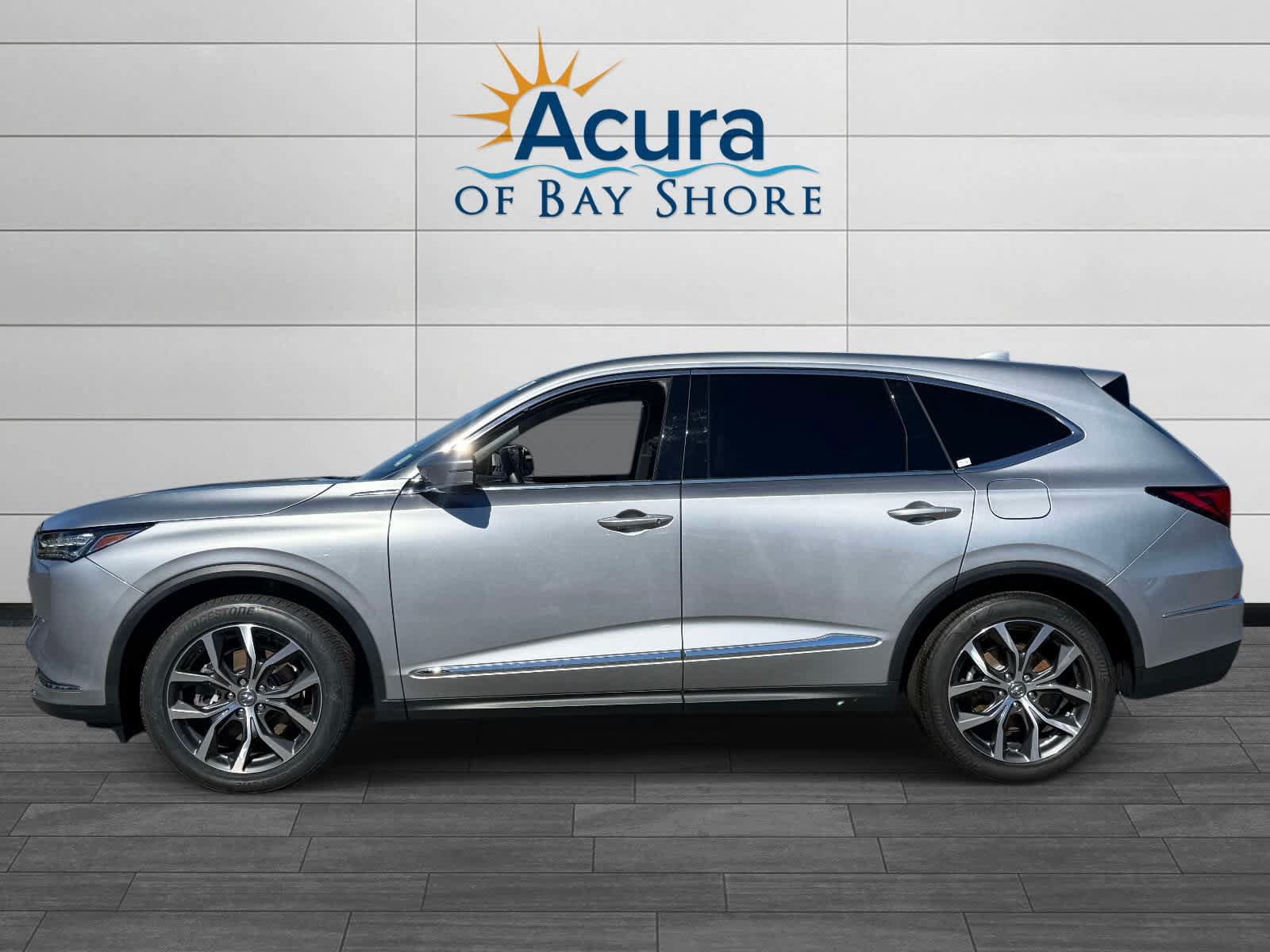 Used 2024 Acura MDX w/ Technology Package AWD/4WD image 4