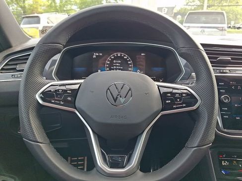 Used 2024 Volkswagen Tiguan SE R-Line AWD/4WD image 19