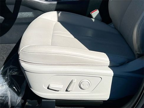 Used 2023 Kia Sorento EX image 19