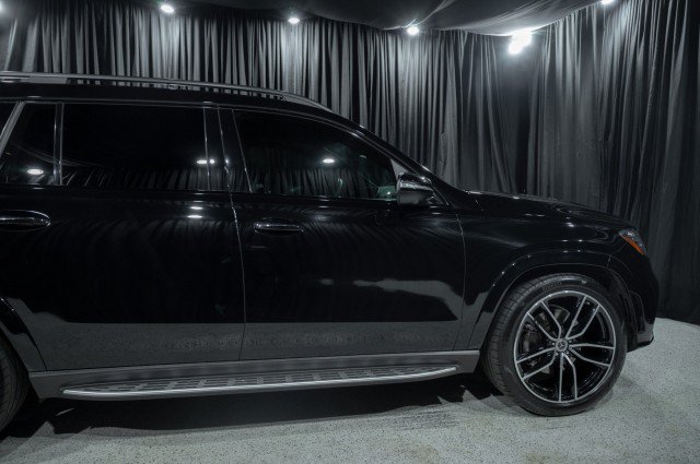 Used 2021 Mercedes-Benz GLS 580 4MATIC image 4