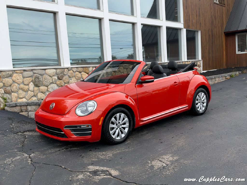 Used 2019 Volkswagen Beetle 2.0T S FWD image 1