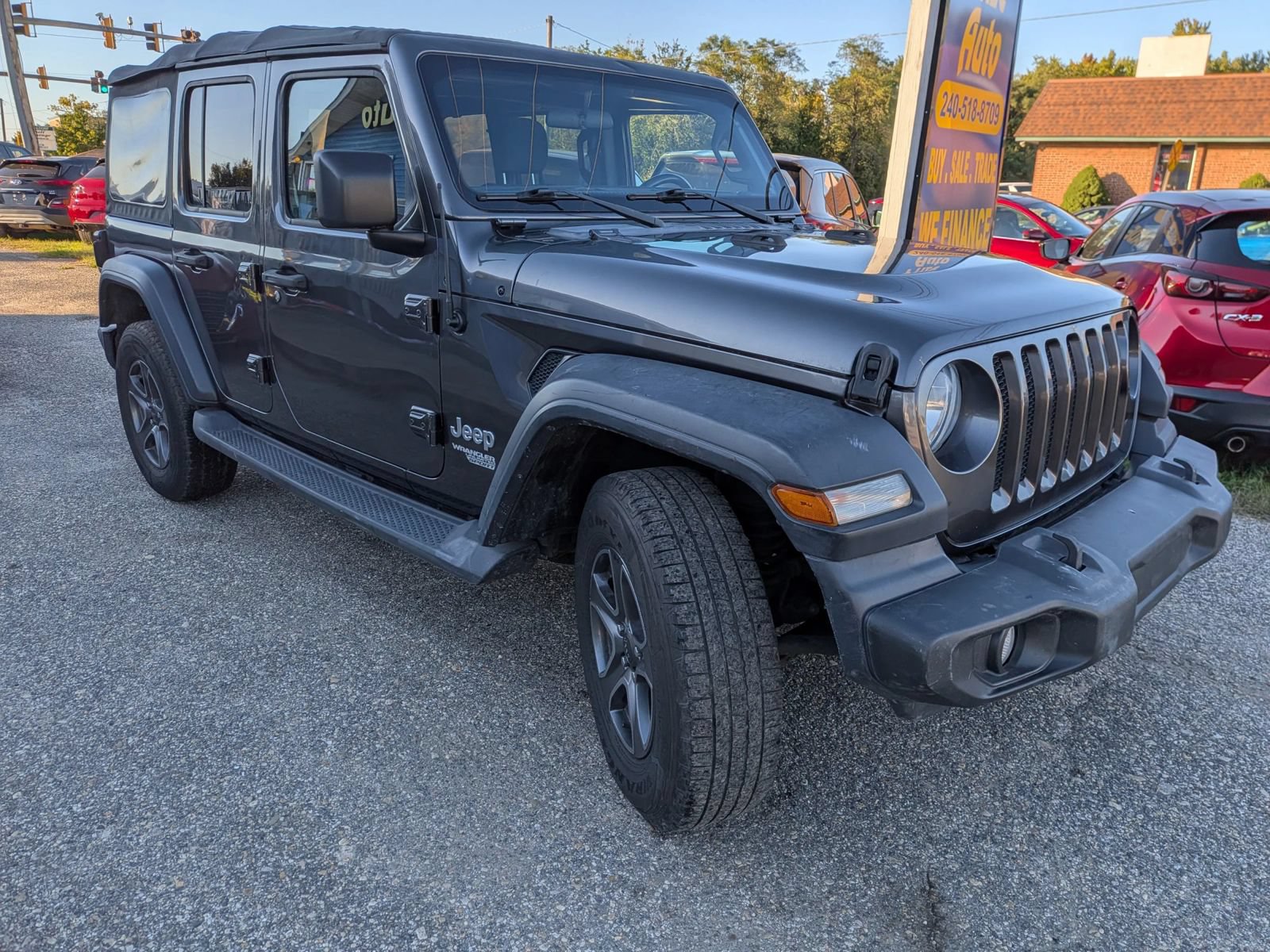 Used 2018 Jeep Wrangler Unlimited Sport S AWD/4WD image 8