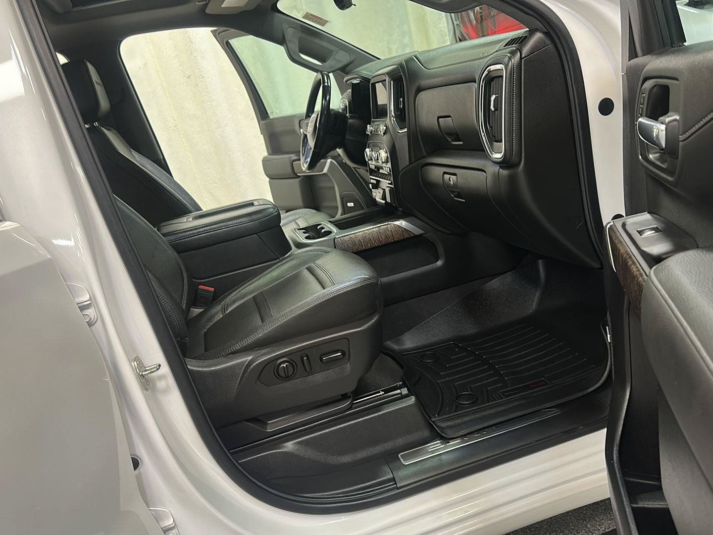 Used 2020 GMC Sierra 1500 Denali w/ Denali Ultimate Package AWD/4WD image 32