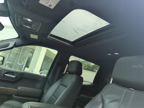 Used 2019 Chevrolet Silverado 1500 High Country w/ Technology Package RWD image 29