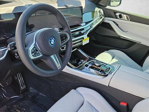 New 2026 BMW X5 xDrive50e AWD/4WD image 3
