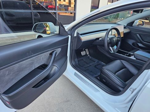 Used 2019 Tesla Model 3 Long Range image 11