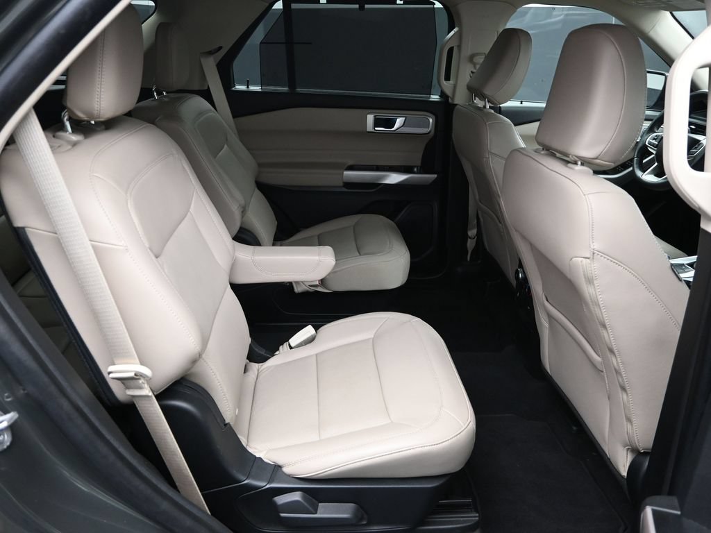 Used 2023 Ford Explorer Limited AWD/4WD image 36