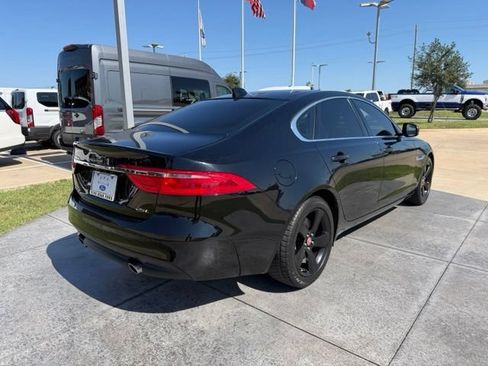 Used 2018 Jaguar XF RWD image 6