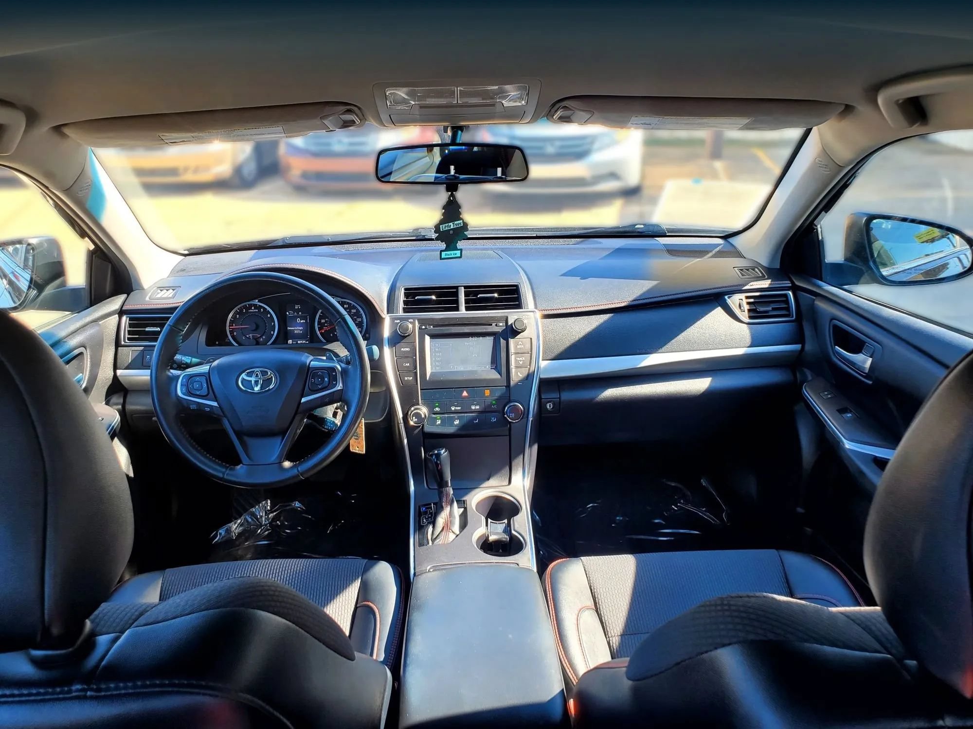 Used 2016 Toyota Camry SE FWD image 33