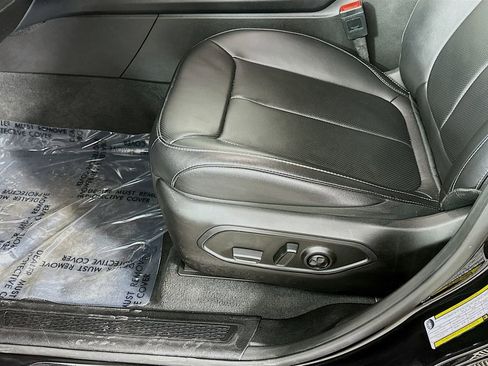 Certified 2025 Jeep Grand Cherokee L Limited w/ Luxury Tech Group II image 31