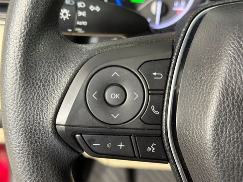 Used 2019 Toyota Camry LE image 25