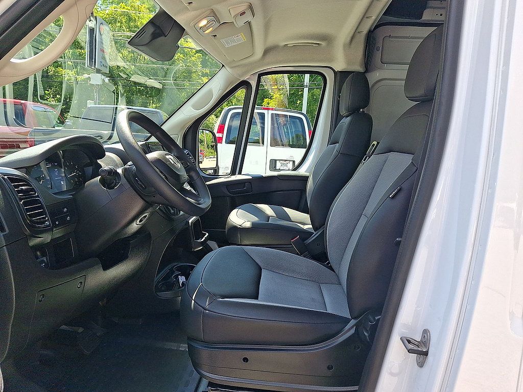 Used 2026 RAM ProMaster 2500 w/ Convenience Group FWD image 11