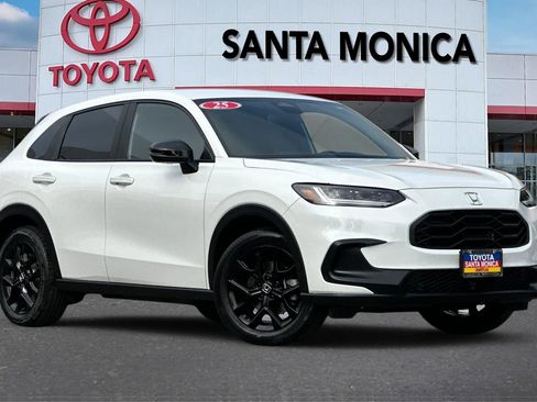 Used 2025 Honda HR-V Sport image 1