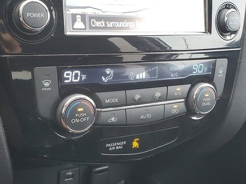 Used 2015 Nissan Rogue SL w/ SL Premium Package image 27