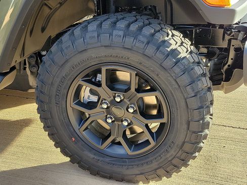 New 2026 Jeep Gladiator Sport image 10