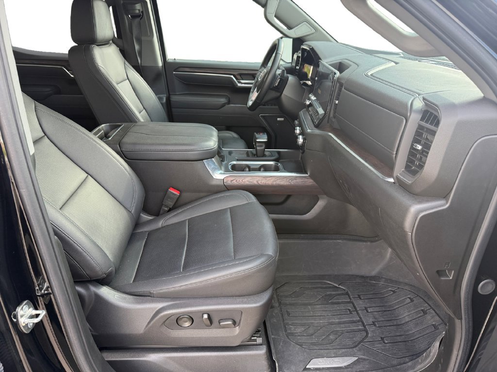 Used 2026 GMC Sierra 1500 SLT AWD/4WD image 16