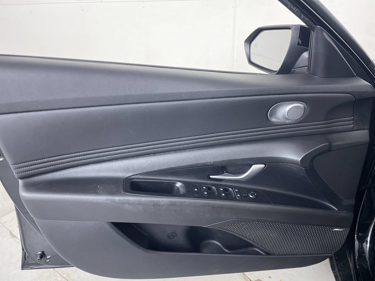 Used 2022 Hyundai Elantra Limited FWD image 10