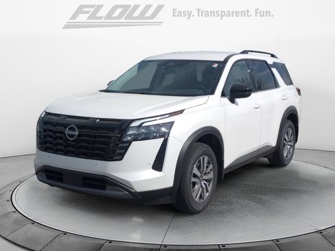 New 2026 Nissan Pathfinder SL FWD image 3