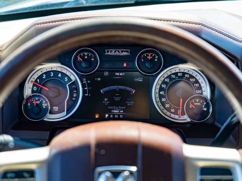 Used 2016 RAM 3500 Laramie image 19