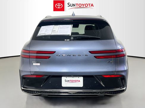 Used 2026 Genesis GV70 2.5T image 5