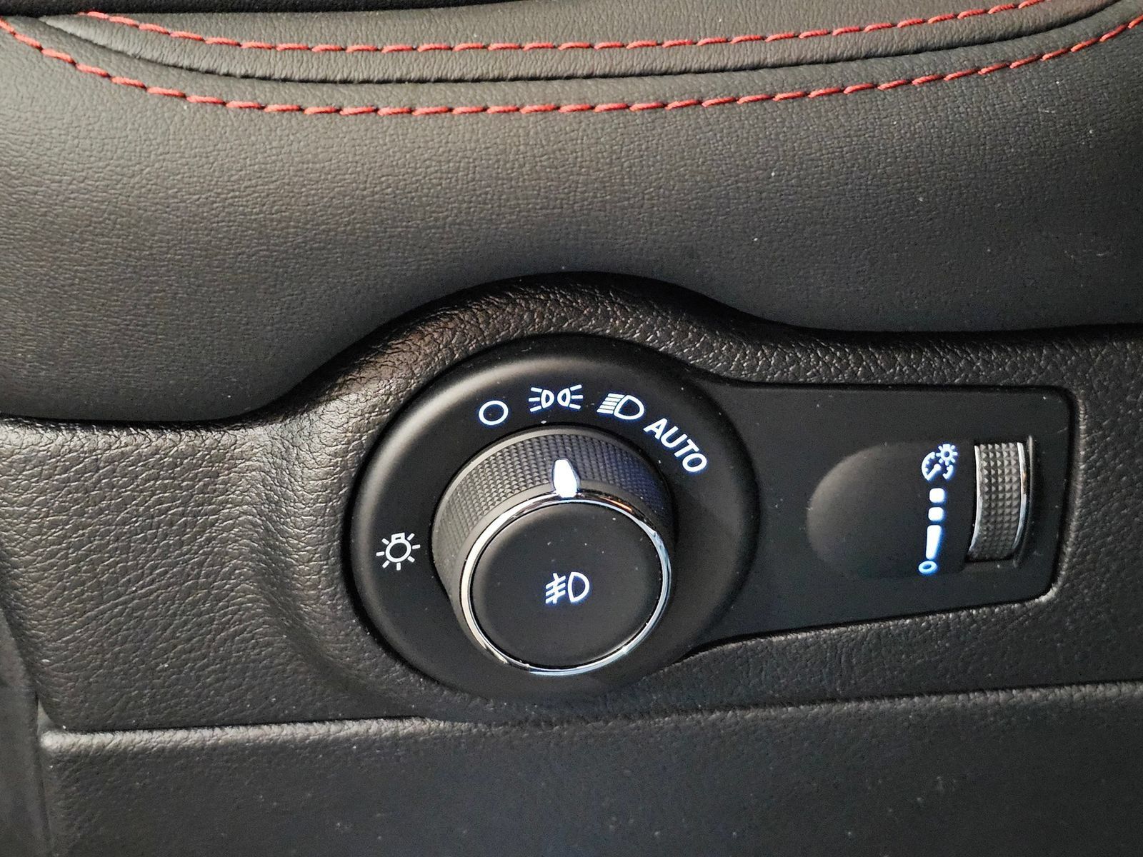 Used 2023 Dodge Durango GT AWD/4WD image 18