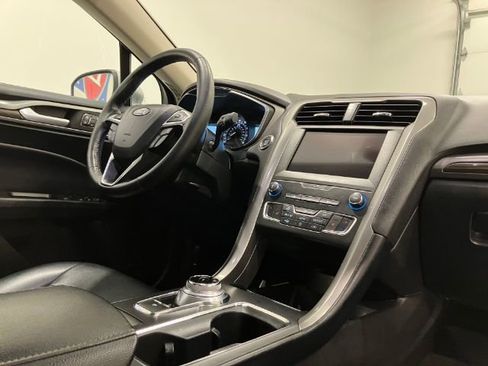 Used 2020 Ford Fusion SEL image 43