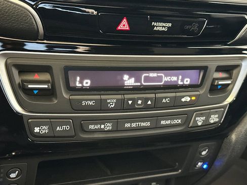 Certified 2025 Honda Ridgeline Black Edition image 19