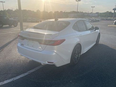 Used 2025 Toyota Camry XSE FWD image 4