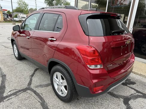 Used 2018 Chevrolet Trax LT w/ LT Convenience Package FWD image 6