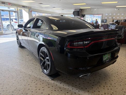 Used 2021 Dodge Charger SXT w/ Blacktop Package image 7