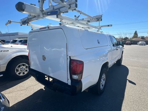 Used 2021 Toyota Tacoma SR image 4